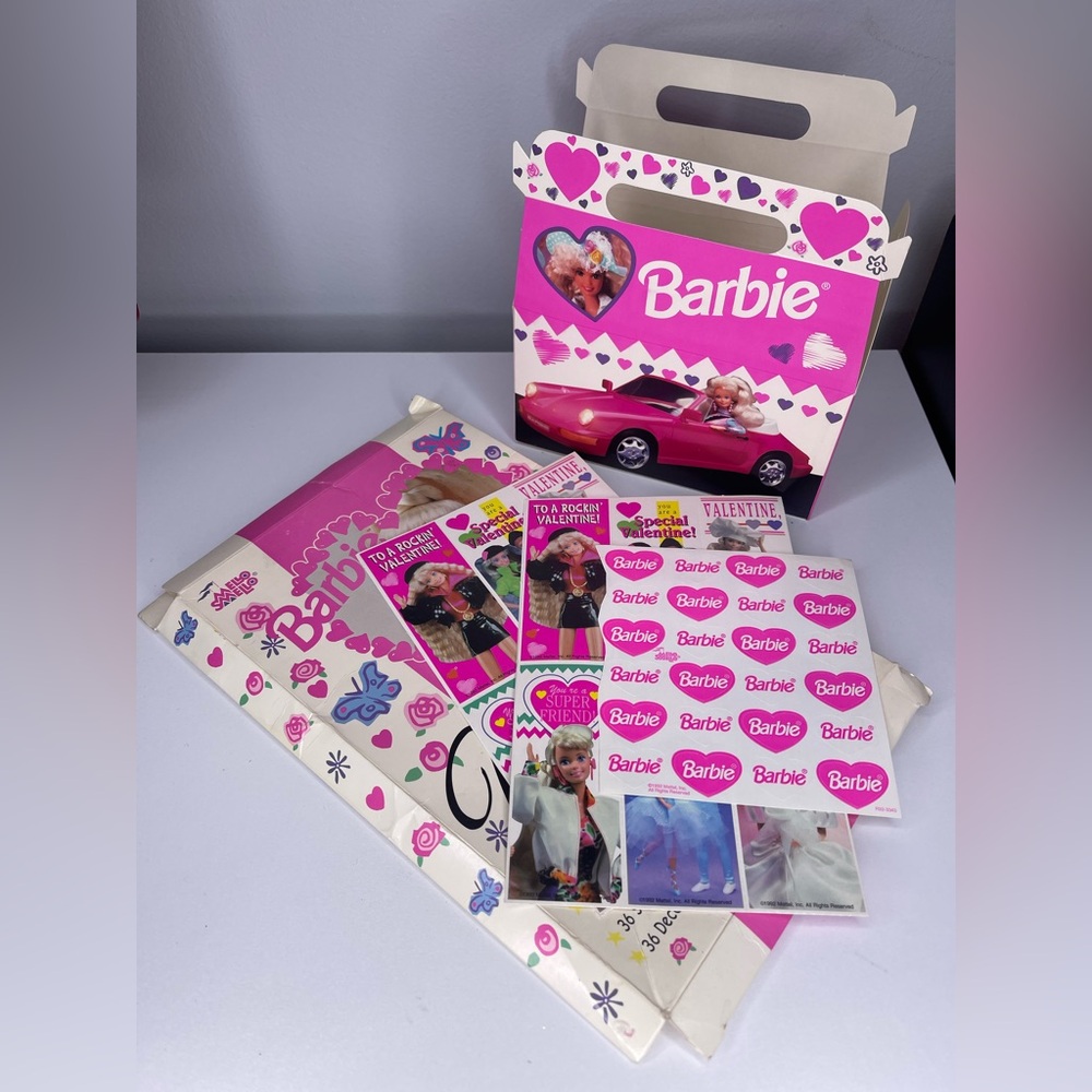 Vintage Barbie 1992 Valentines Day Card Box & Set of 24 cards